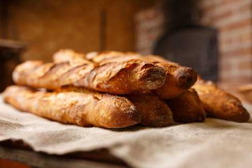 Frisches Baguette aus der Backstube